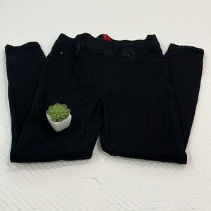 SPANX black ankle skinny jeans size large. Excellent condition.